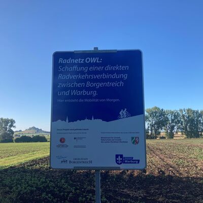 Bild vergr&ouml;&szlig;ern: Baustellenschild F�rderprojekt Radweg D�ssel - L�tgeneder