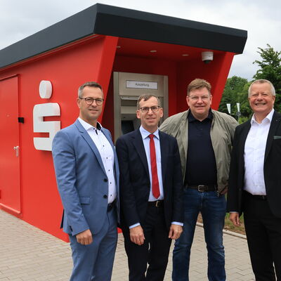 260615_Sparkasse-Geldautomat(c)Stadt-Warburg (1)