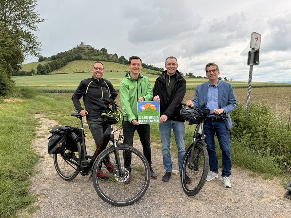 Bild vergr&ouml;&szlig;ern: 260610_Panorama-Tour-Desenberg(c)Stadt-Warburg (4)