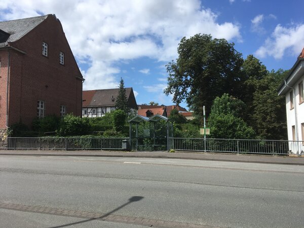 Bild vergr&ouml;&szlig;ern: Baubeginn f�r barrierefreie Bushaltestelle Warburg-Post